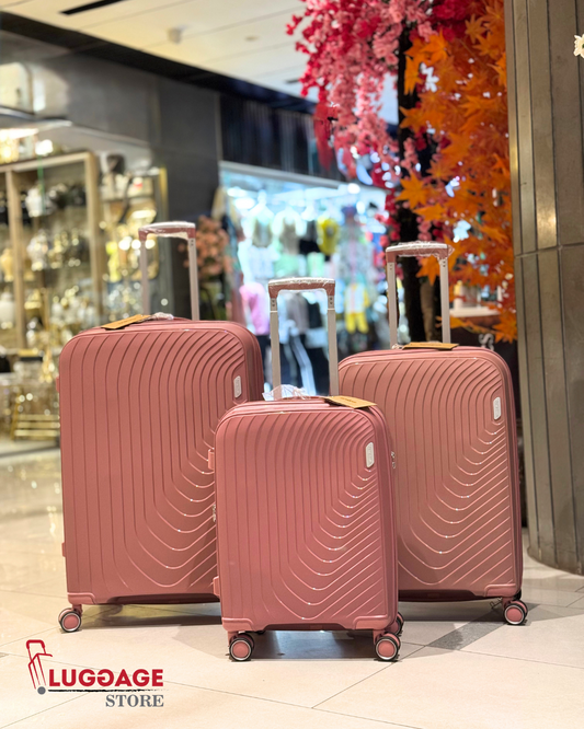 "Samsonite Luggage set with 360-degree spinner wheels and telescopic handle"


